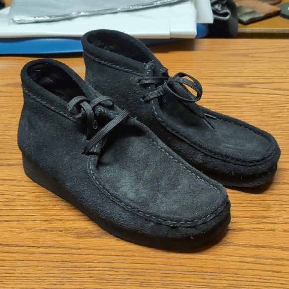 Clarks Wallabees Black Suede Chukka Boots Women - Picture 1 of 9